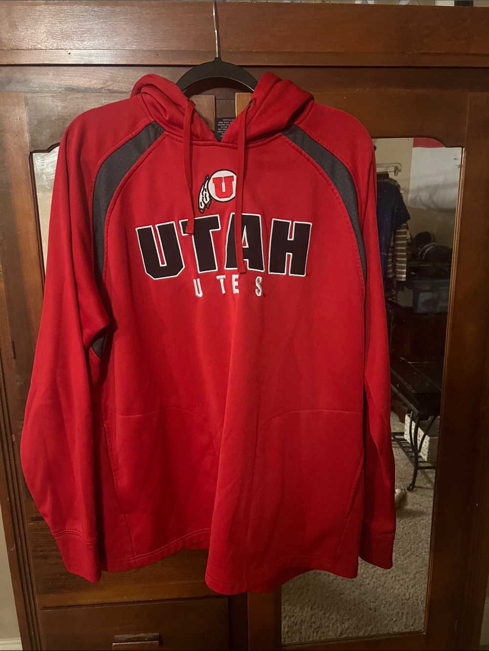 Colosseum Utah Utes Red and Gray Crewneck Hoodie